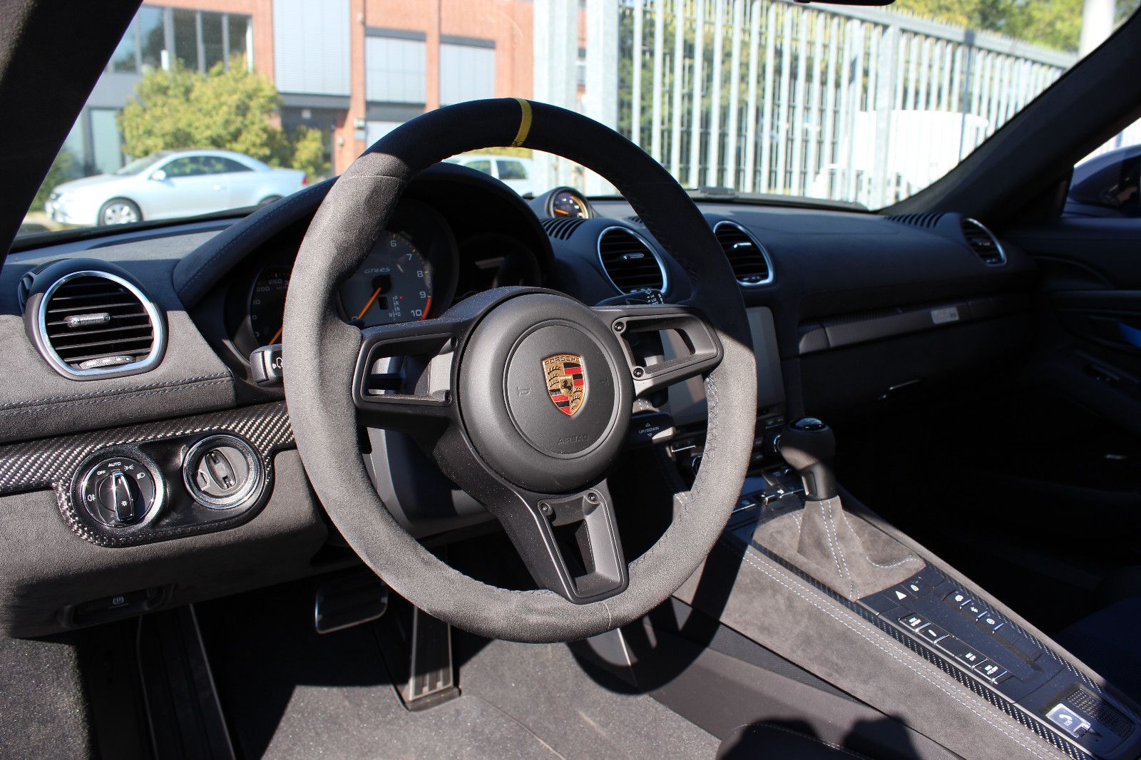 Fahrzeugabbildung Porsche Cayman 718 GT4 RS *WEISSACH* *LIFT* *CARBON*