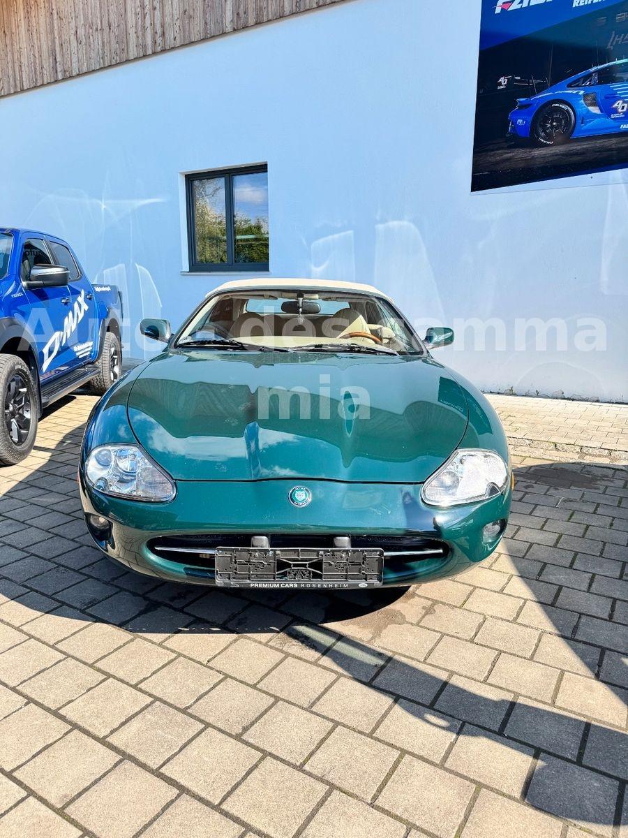 Jaguar XK8 -