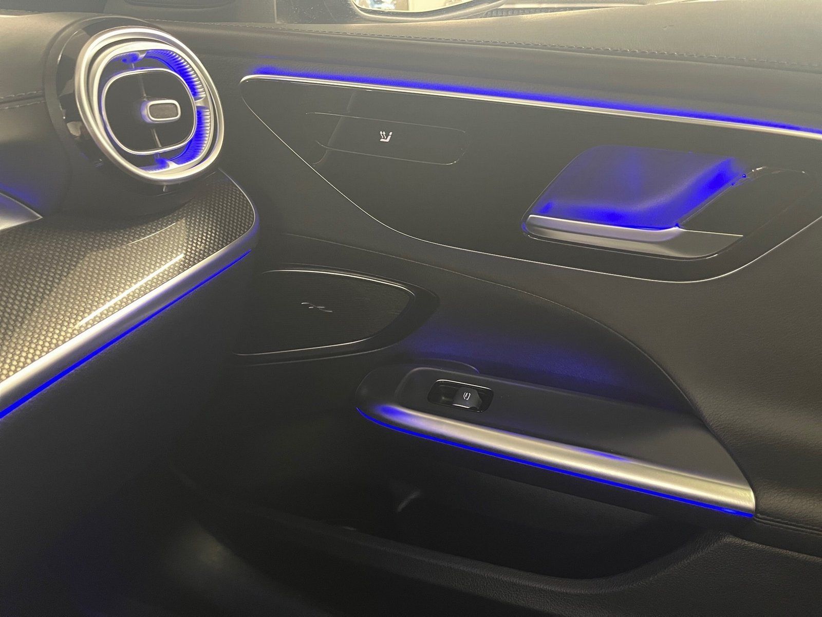 Fahrzeugabbildung Mercedes-Benz C 300 d 4M AMG*Pano*Distro*DiGi*360*Night*Sound*