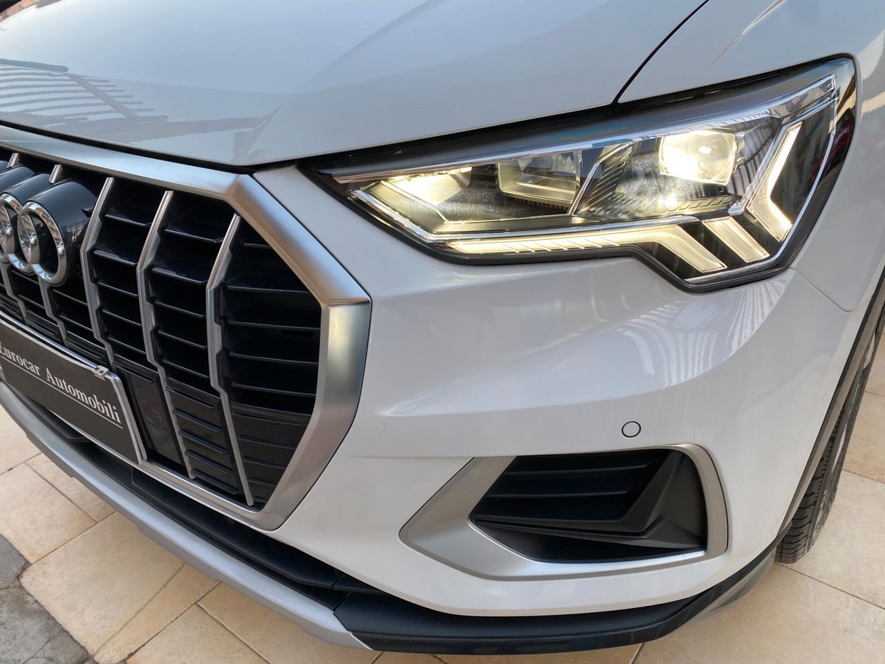 Audi Q3 35 TDI S tronic - 2.0 TDI 150 CV imagem 3