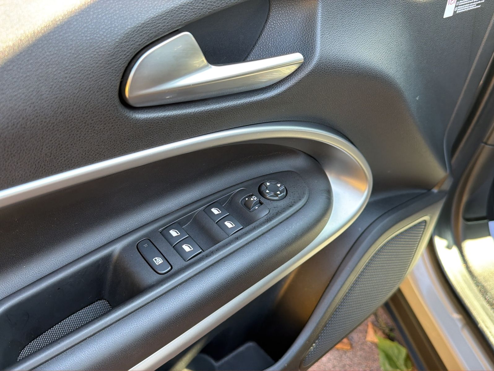 Fahrzeugabbildung Jeep Avenger Altitude Electric/ Automatik/ 54kw