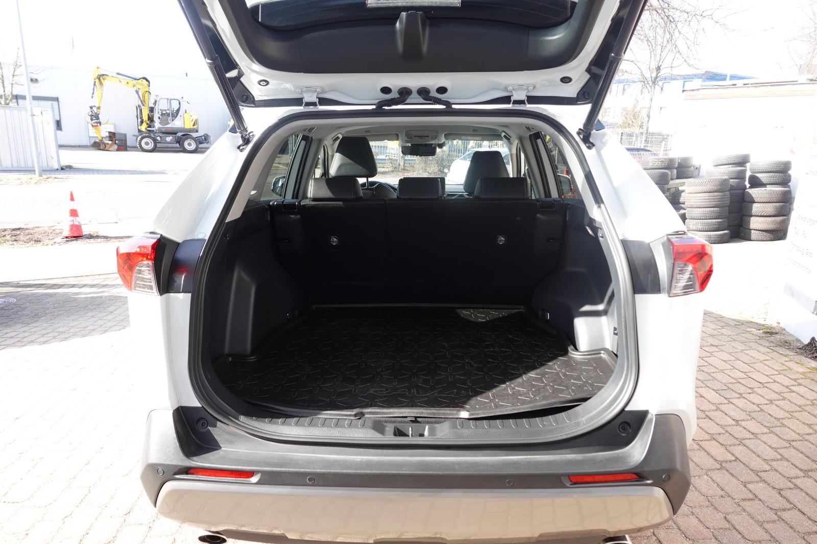 Toyota RAV 4 2.5 Hybrid Lounge Allrad 5J Garantie