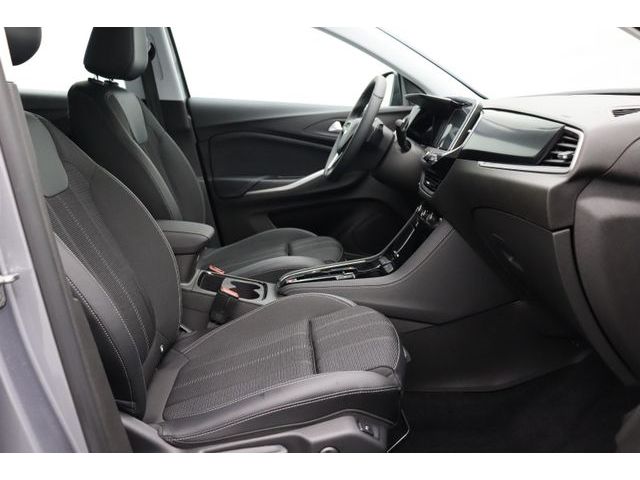 Fahrzeugabbildung Opel Grandland 1.2 GS Line AUT LED Navi ACC RK