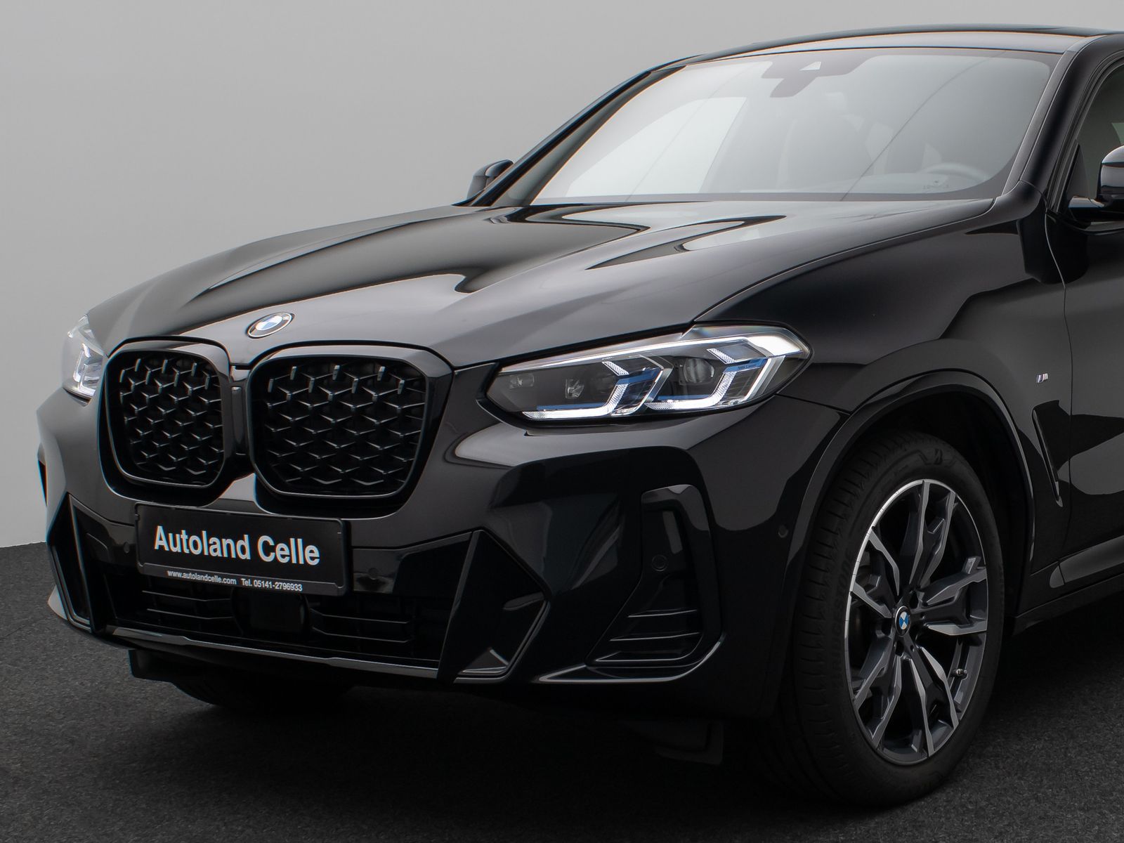 Fahrzeugabbildung BMW X4 xD20i M Sport Panorama Kamera Laser HUD HiFi