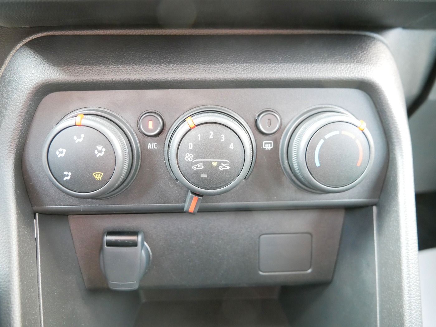 Fahrzeugabbildung Dacia Sandero III 1.0 Essential TZmit0-KM! PDC Klima