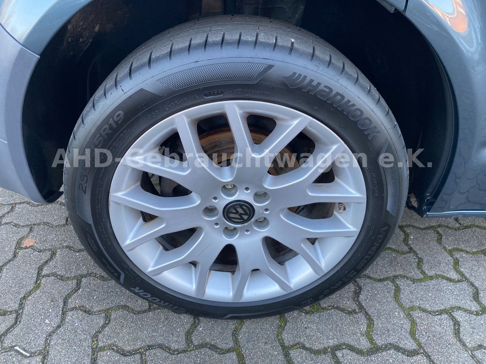 Fahrzeugabbildung Volkswagen T5 Langer Radstand 1.9 TDI 9-Sitzer Klima AHK