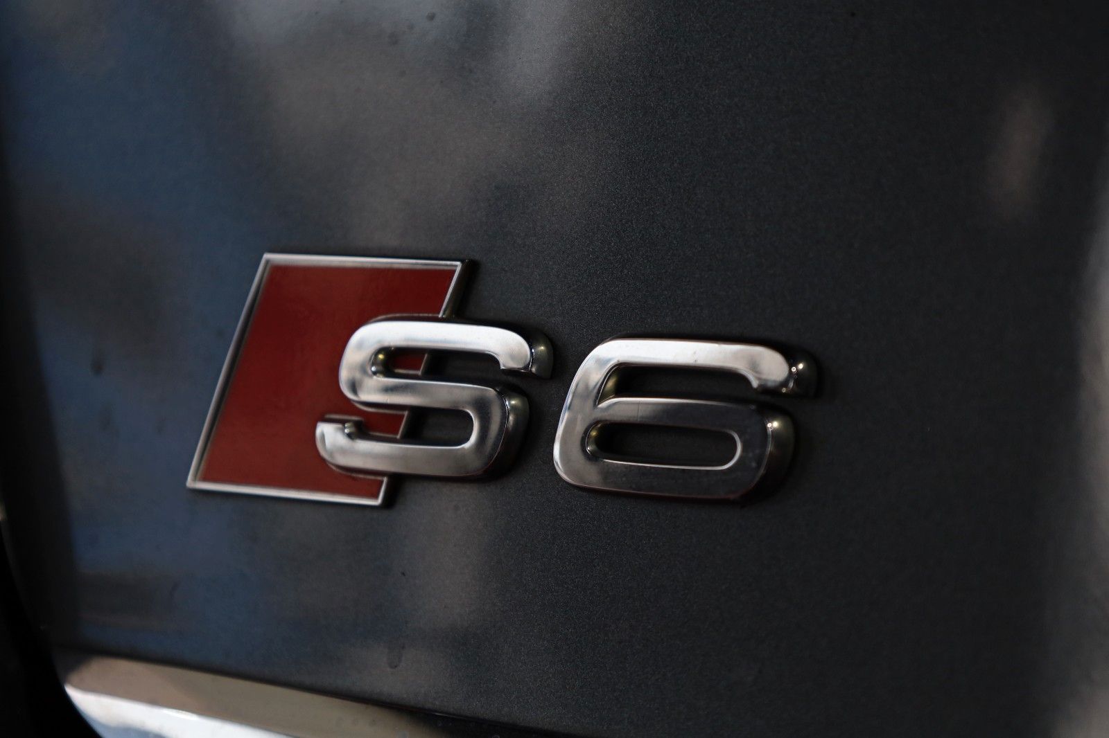 Fahrzeugabbildung Audi S6 Avant 4.0 TFSI *Panorama*Memory*K-Entry