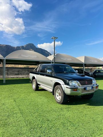 Mitsubishi L200 2.5 TDI 4WD Club Cab Pick-up