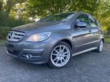 Mercedes-Benz B 180 BlueEFFICIENCY - - Mercedes-Benz B 180 Gebrauchtwagen in Aachen