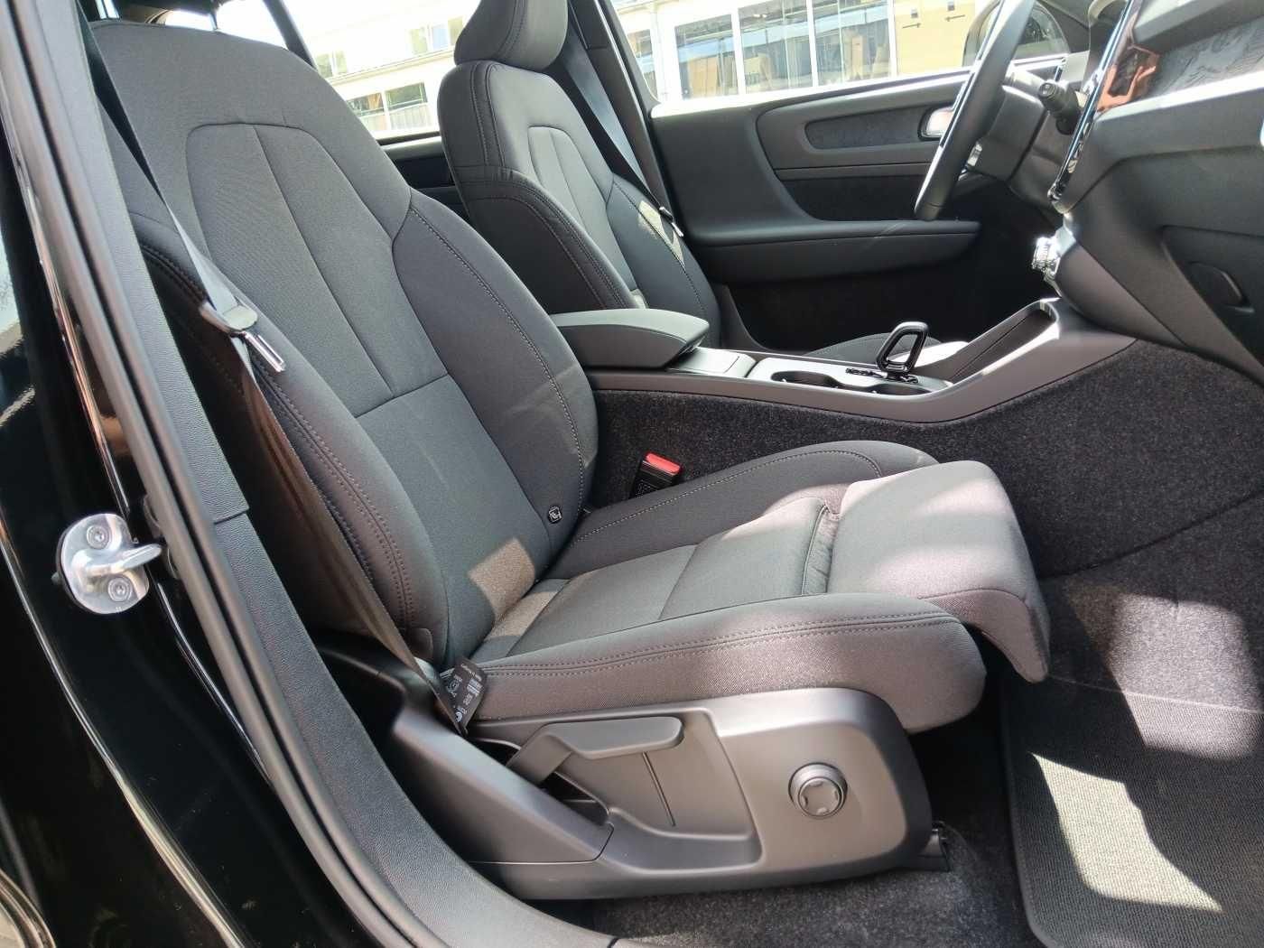 Fahrzeugabbildung Volvo EX40 Fully Electric Single M. Ext. Range Plus Bl