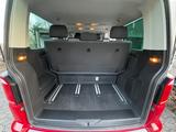 Volkswagen T6 Multivan - rote Volkswagen T6 Multivan