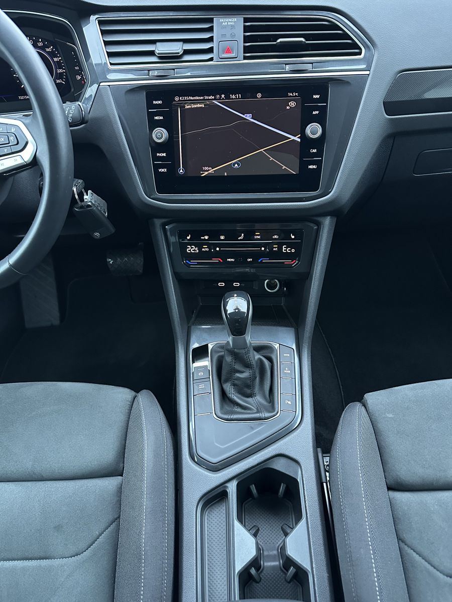 Fahrzeugabbildung Volkswagen Tiguan 1.4 eHybrid Life NAV+LED+AHK+KAM+VCOCK+PP