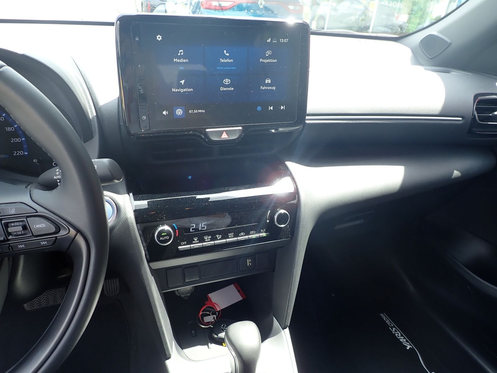 Fahrzeugabbildung Toyota Yaris Cross Hybrid FWD Team Deutschland/KAMERA
