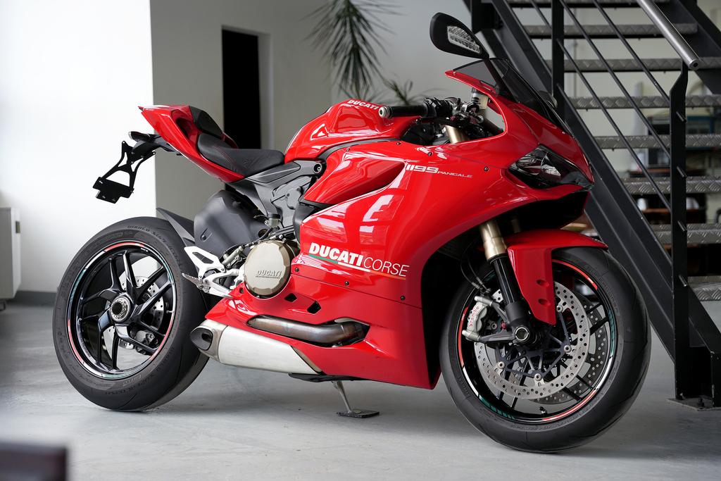 Ducati 1199 Panigale ABS | Nur 10193 km | 1 Hand |