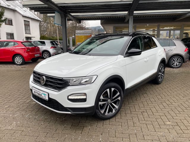 Volkswagen T-Roc 1.5 TSI DSG UNITED / AHK / SH / Navi / app