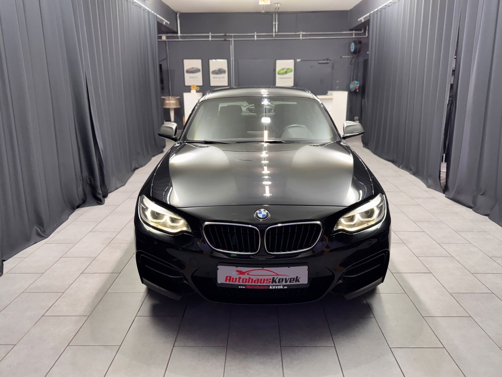 Fahrzeugabbildung BMW M240i Coupe xDrive|M-PERFORMANCE|1.HAND|