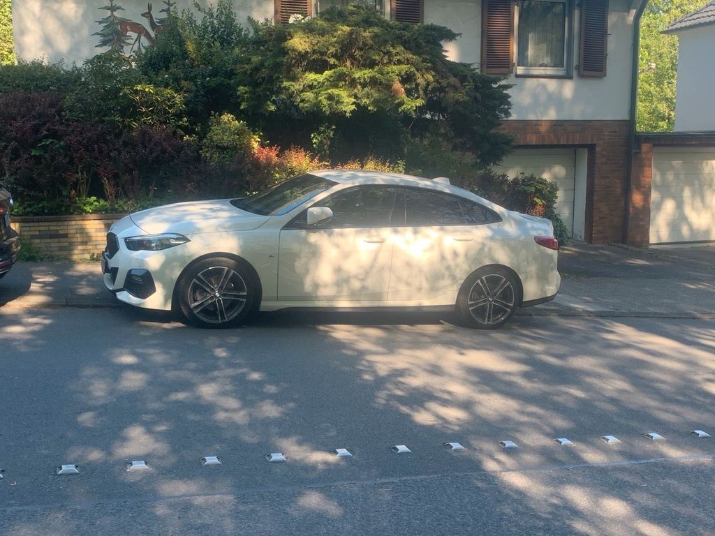 Image of BMW 218