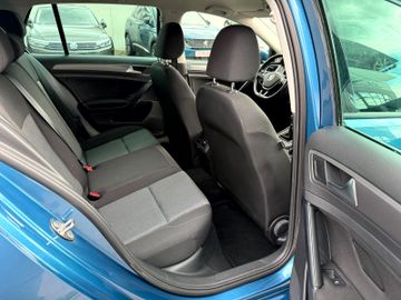 Volkswagen Golf - 11