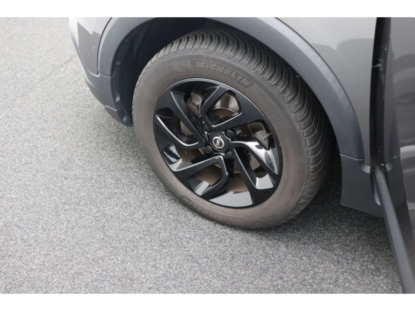 Fahrzeugabbildung Opel Crossland Opel 2020 Kamera Totwinkelass Einparkh