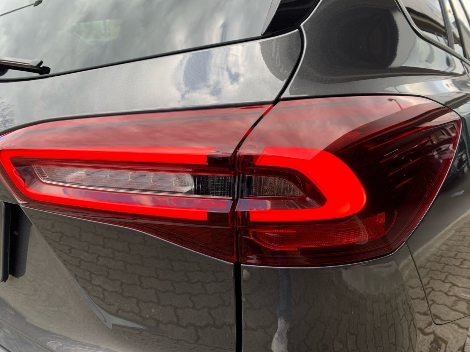 Fahrzeugabbildung Ford Focus 1.0 AT EcoBoost Mild-Hybrid ST-Line S/S Na