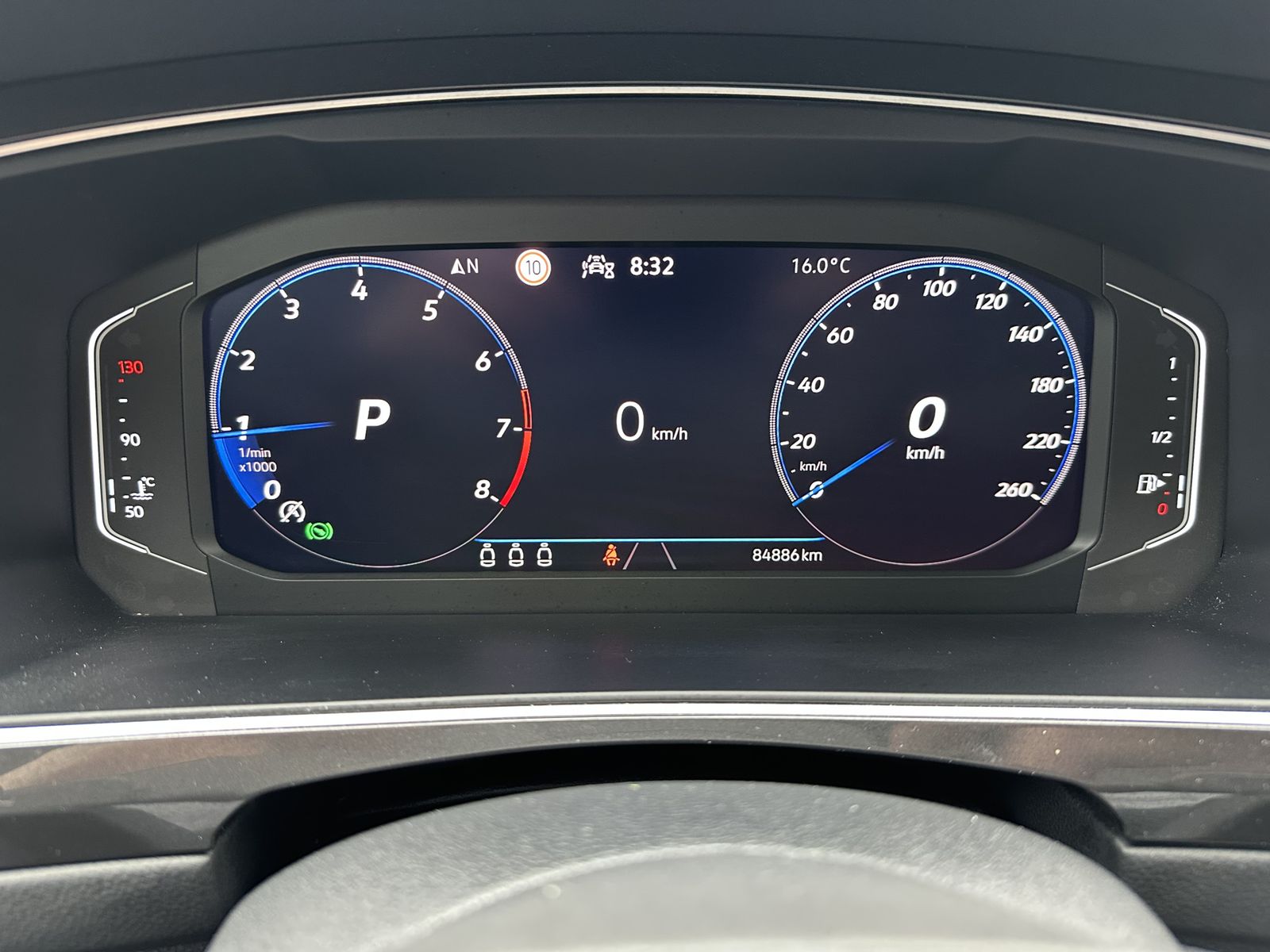 Fahrzeugabbildung Volkswagen Tiguan 1.5 TSI DSG R-Line NAV+LED+AHK+20ZOLL+KAM