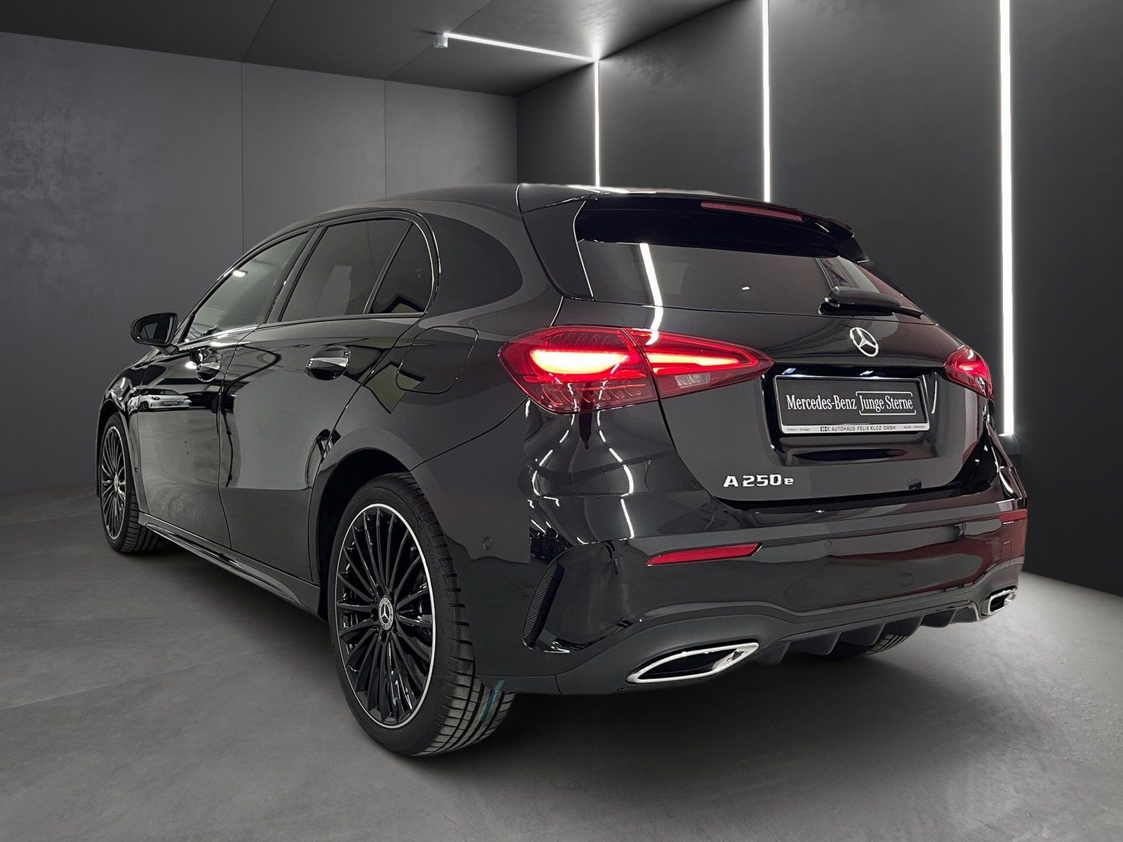 Fahrzeugabbildung Mercedes-Benz A 250 e AMG Plus*Pano*HUD*Distro*Burm*22kW*Night