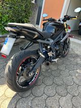Triumph Street Triple 675 / TOP Zustand/ Sportauspuff - TRIUMPH 675