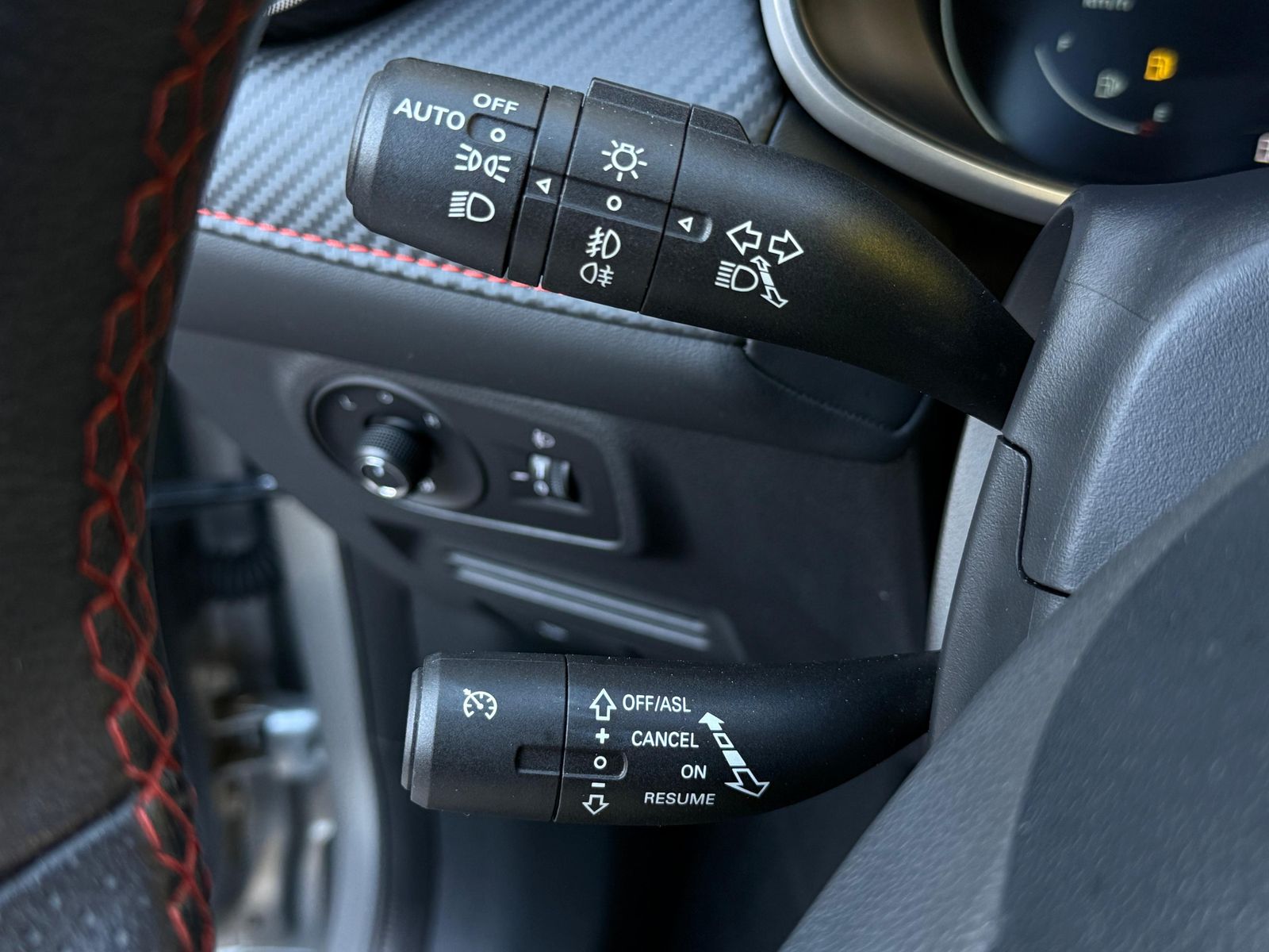Fahrzeugabbildung MG ZS 1.5VTi Aut. Luxury LEDER+LED+NAV+SHZ+KAM+ACC+