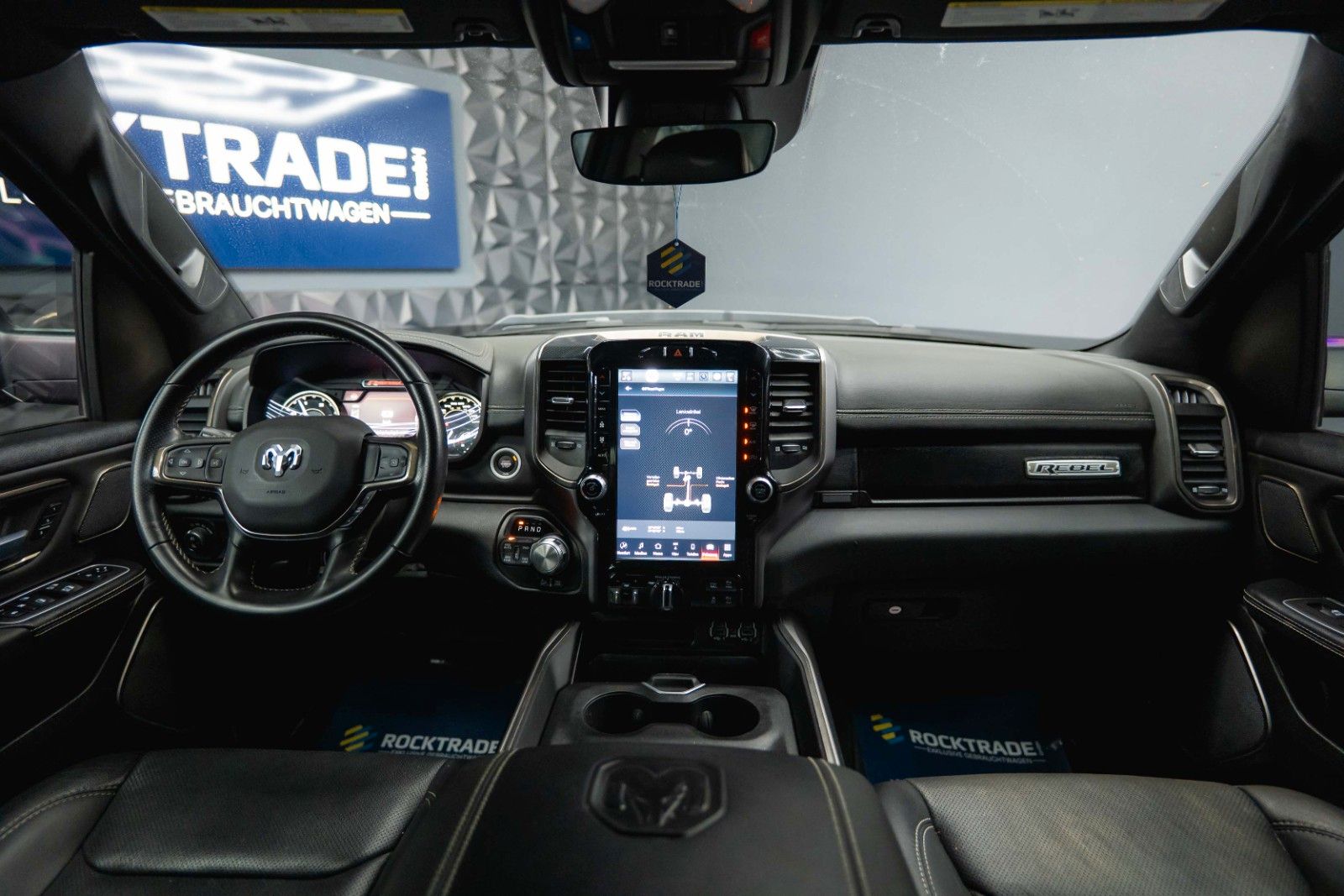 Fahrzeugabbildung Dodge RAM 3.0 V6 EcoDiesel 4x4 REBEL OFFROAD AXLE LOCK