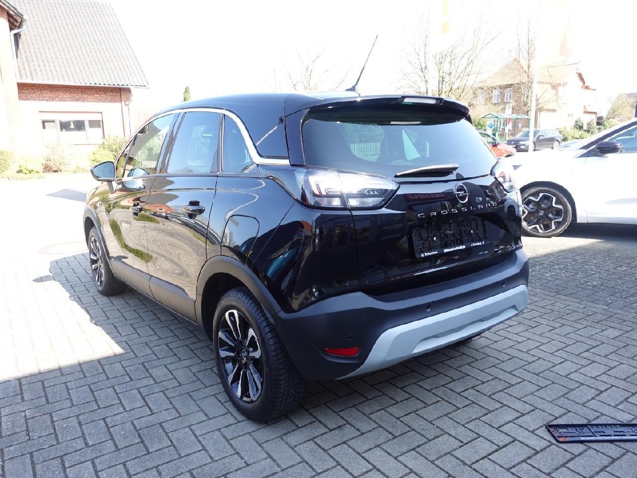 Fahrzeugabbildung Opel Crossland 1,2 Elegance Automatik Anhängerkupplun