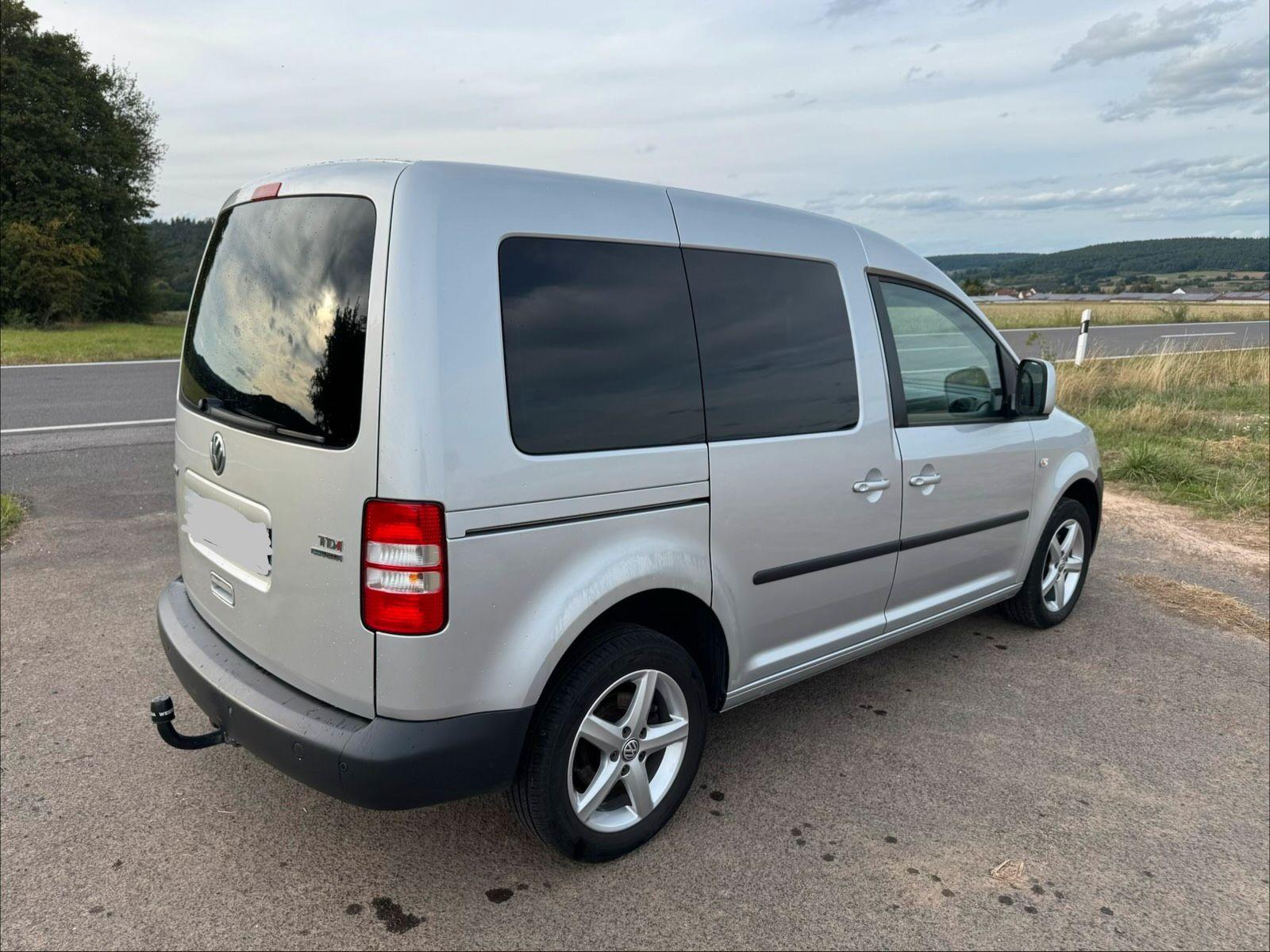 Volkswagen Caddy 2014 — interior