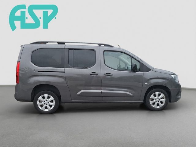 Fahrzeugabbildung Opel Combo Life E Ultimate XL Rollstuhlgerecht