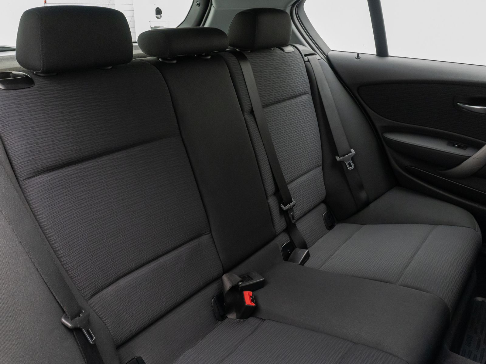 Fahrzeugabbildung BMW 116i PDC AHK Klimaanlage Alarm Start-StopAut LM