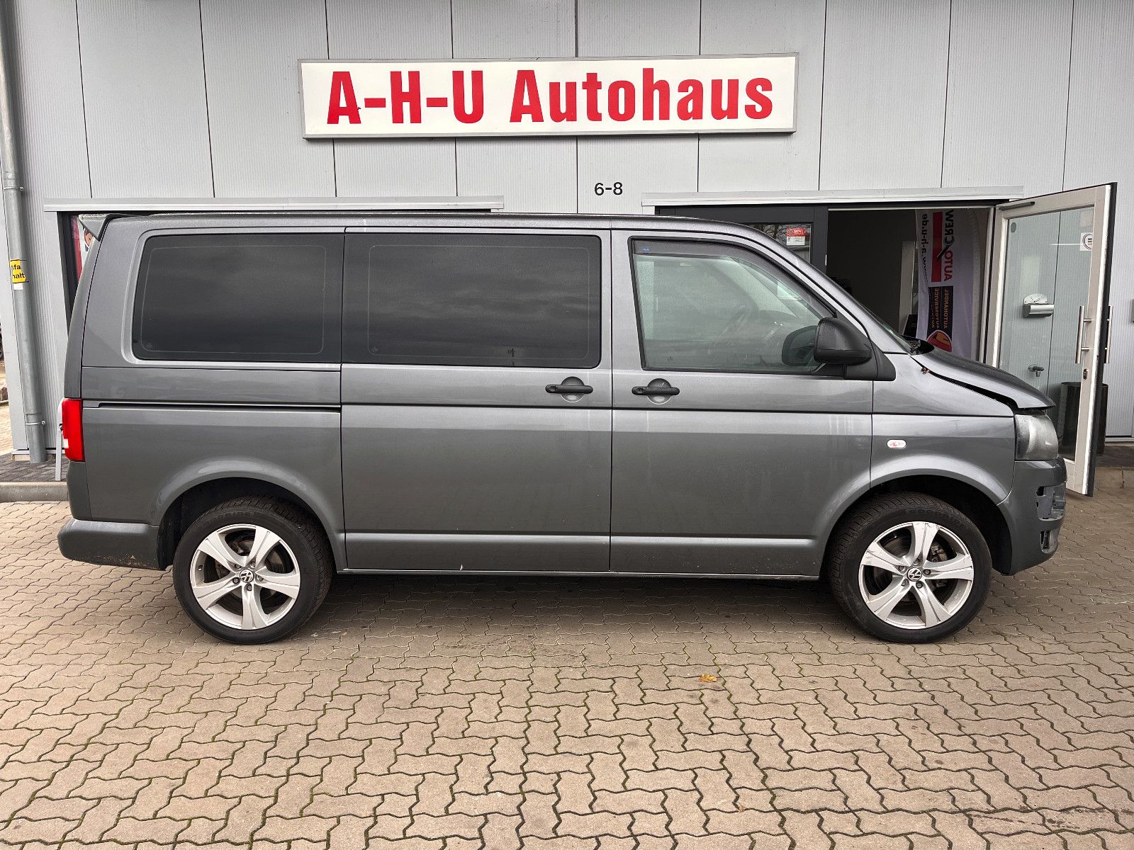 Fahrzeugabbildung Volkswagen T5 Transporter Bus Caravelle Trendline 2.0 TDI
