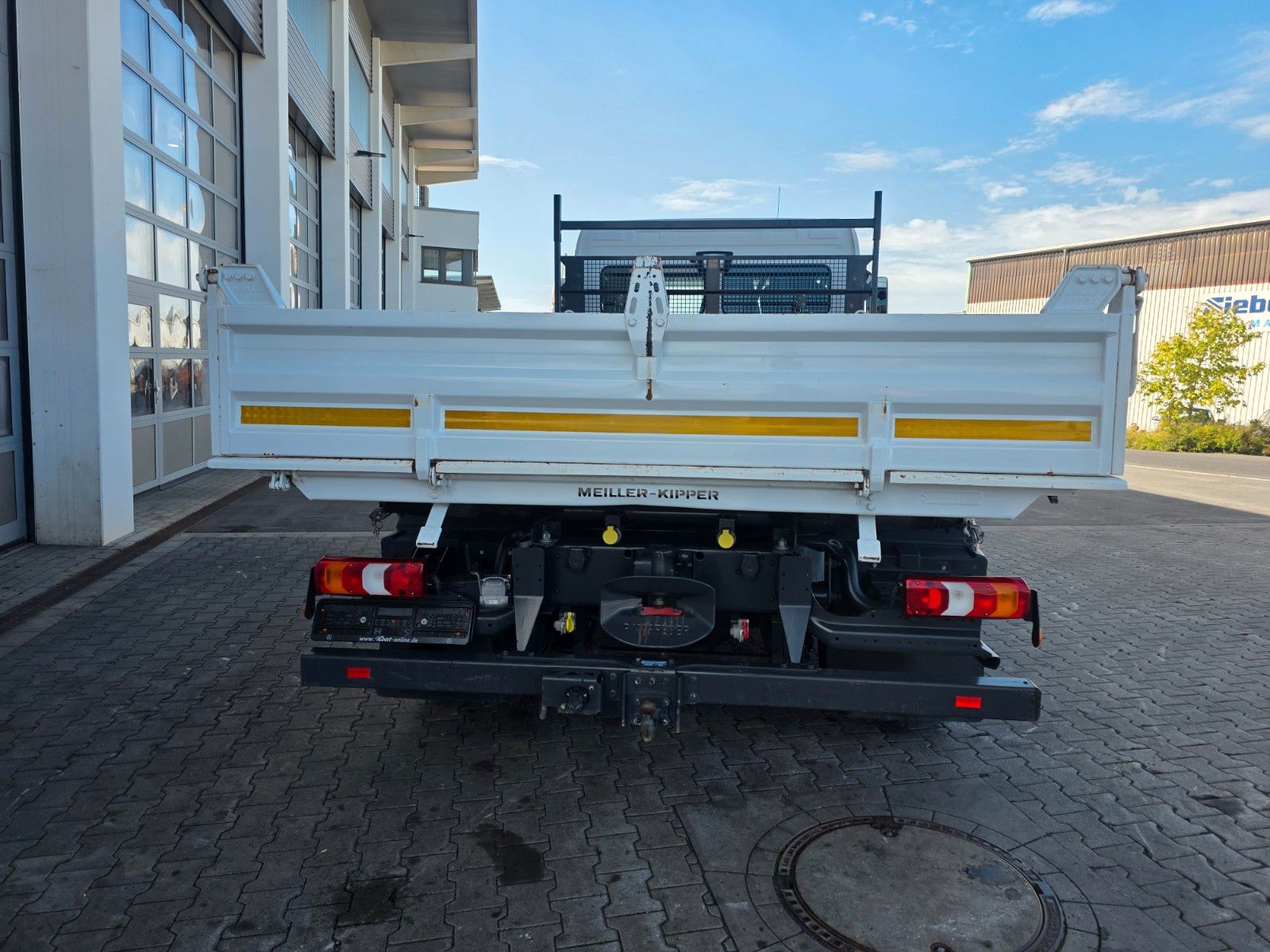 Fahrzeugabbildung Mercedes-Benz Atego 823 K 4x2 Meiller 2x AHK Klima 3 Sitze