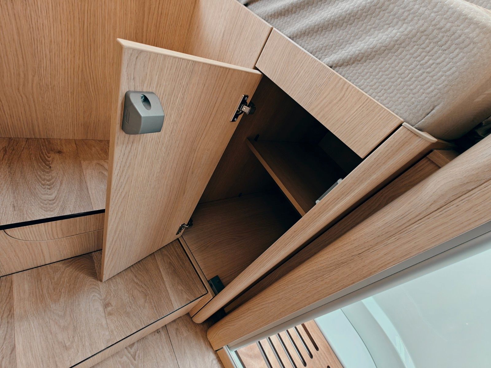 Fahrzeugabbildung HYMER / ERIBA / HYMERCAR B-KLASSE MC T 680 - AUS ERSTBESITZ