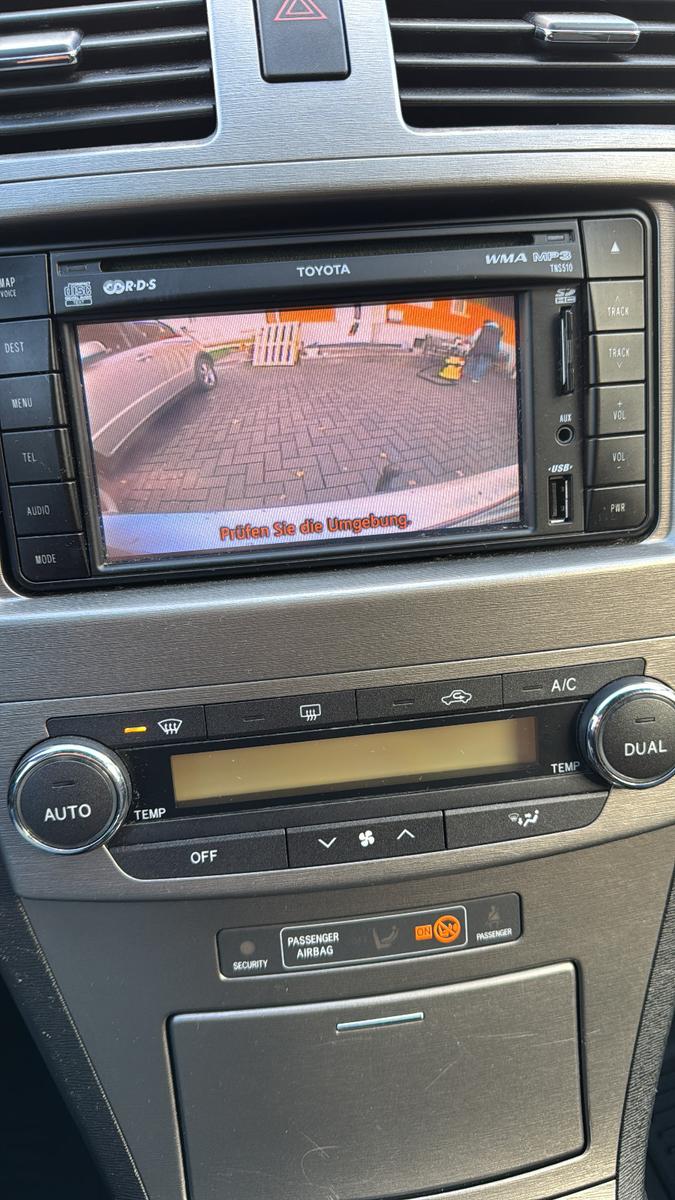 Toyota Avensis 2011 — photo 13
