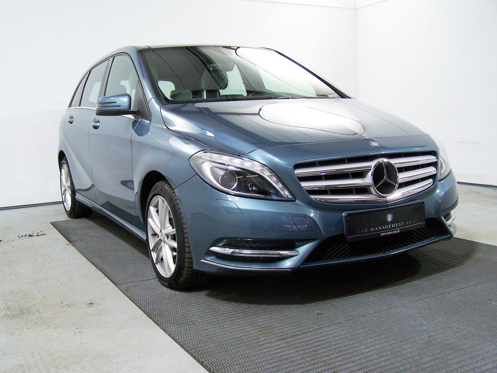Mercedes-Benz B 250 AUTOM PANORAMA+NAVI+BI-XEN+PTS+MEMOR+SHZ
