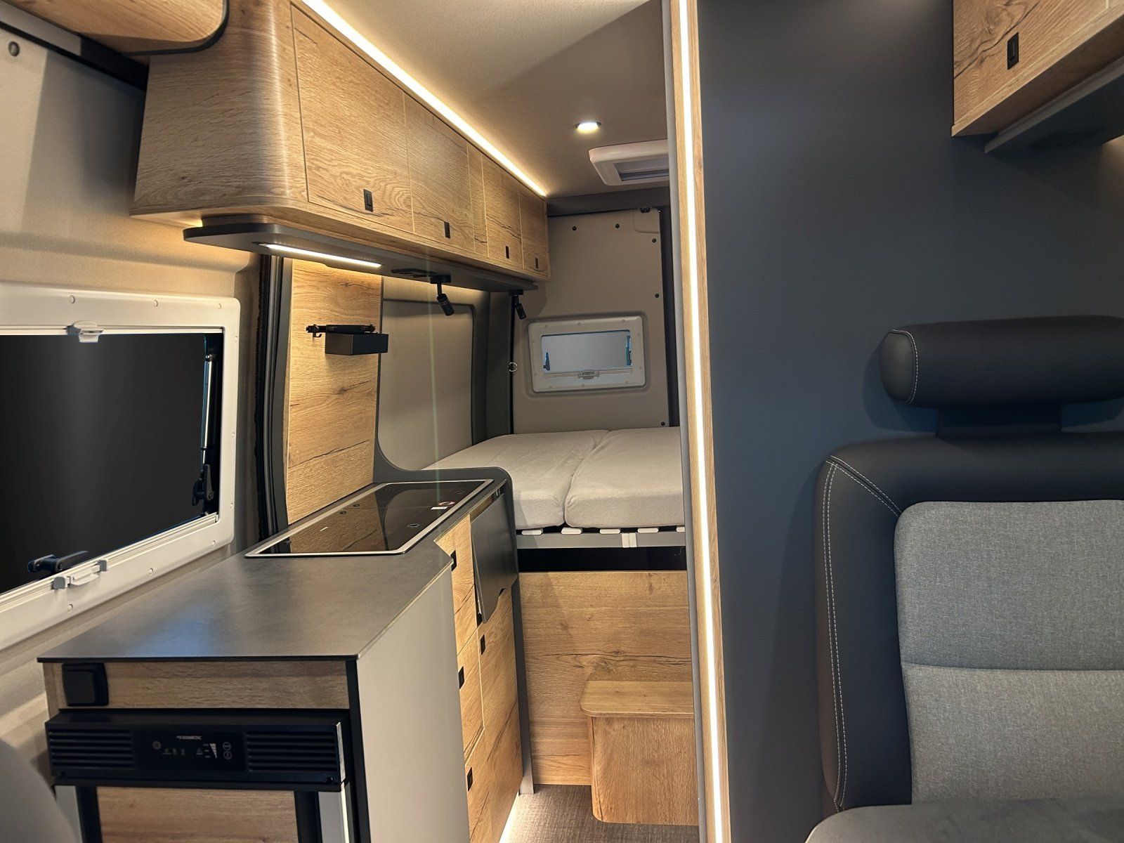 Fahrzeugabbildung Pössl Sprinter 319 4M PÖSSL Roadstar X  SlideOut /LED