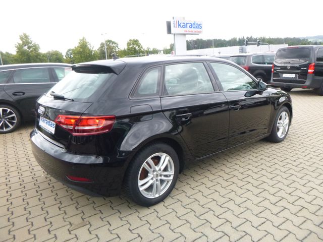 Fahrzeugabbildung Audi A3 Sportback 35 TFSI >AUT/NAV/Sitzheiz/Einparkh<