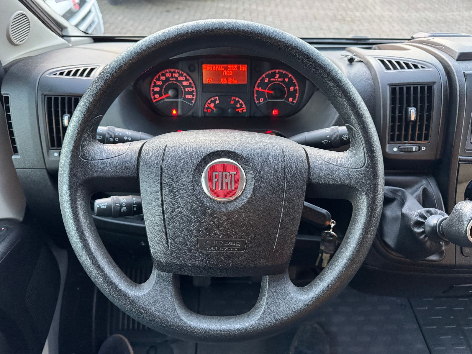 Fahrzeugabbildung HYMER / ERIBA / HYMERCAR YOSEMITE 600 CROSSOVER FIAT SCHLAFDACH LÄNGSBETT