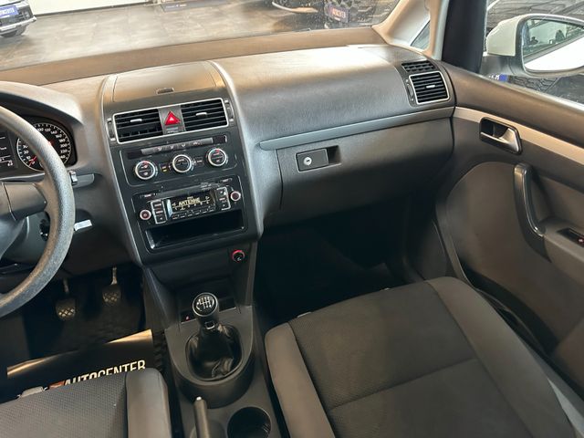 MYAUTOCENTER – Gebraucht- und Jahreswagen mit Werkstattservice in Pfaffenhofen Volkswagen Touran *7-SITZER*TÜV 827*2-ZONEN*PDC*DACHRELING