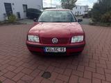 Volkswagen Bora 1.6 16V Climatronic - rote Volkswagen Bora