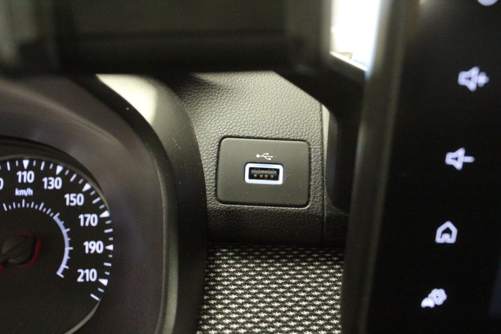 Fahrzeugabbildung Dacia Sandero TCe 90 Stepway Comfort *PDC / Kamera