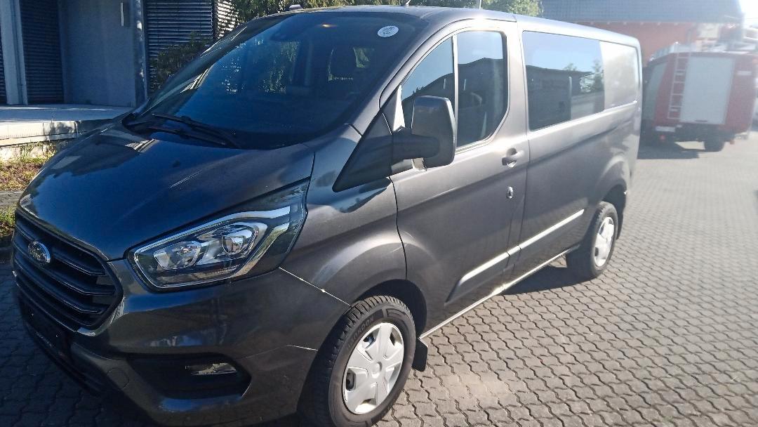 Ford Transit Custom Doka 6 Sitzer / AHK