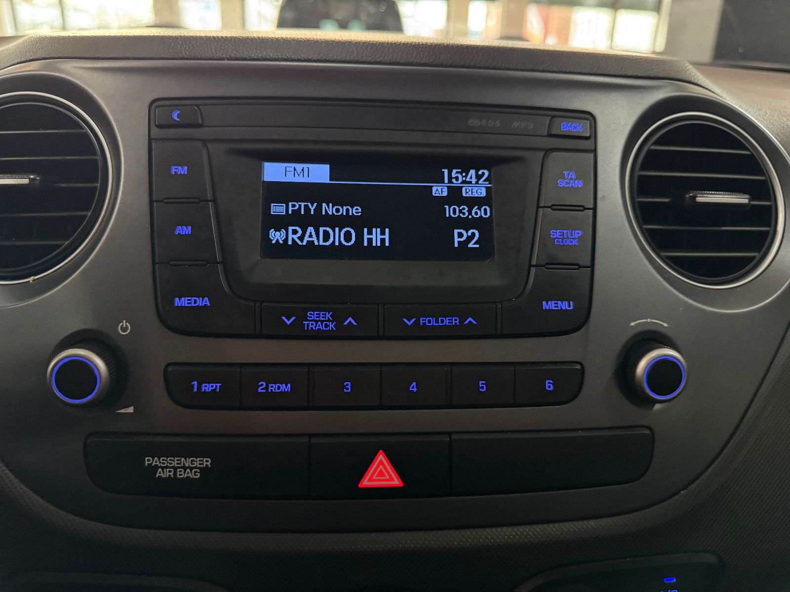 Fahrzeugabbildung Hyundai i10 CLASSIC FACELIFT MODELL TÜV BIS 03.2027