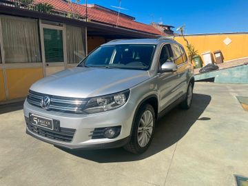 Volkswagen Tiguan - 1