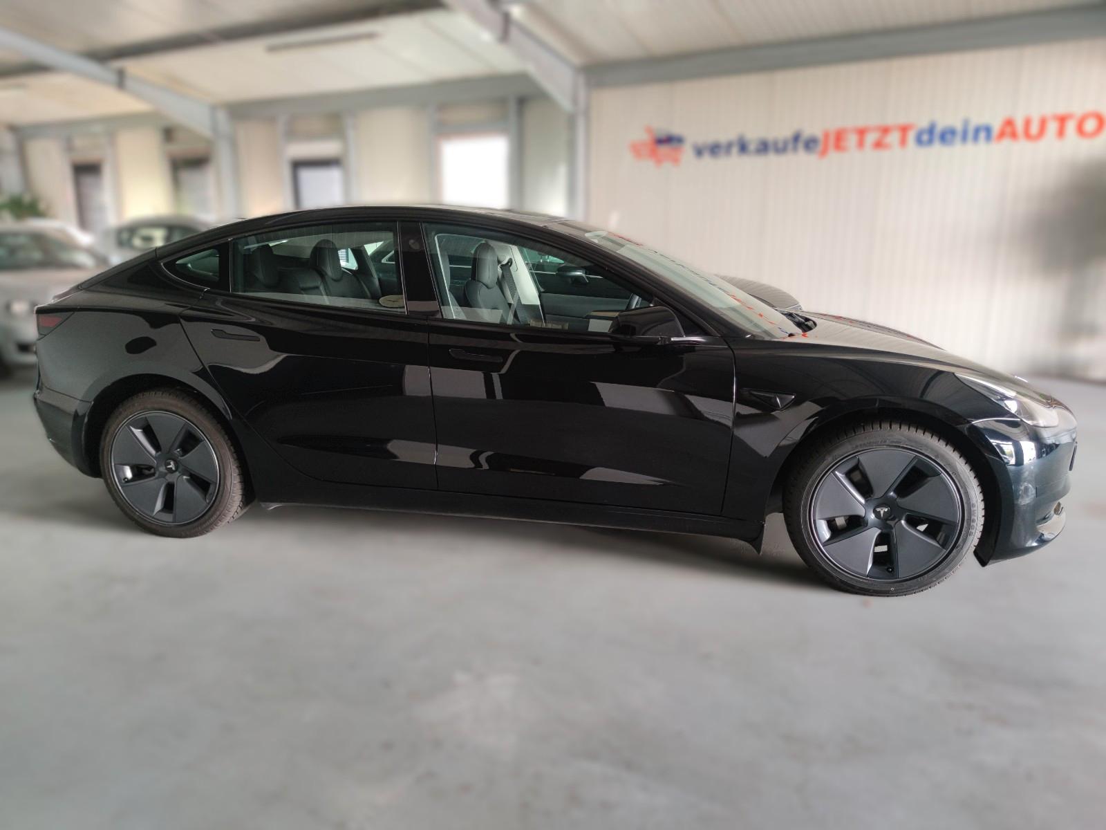 Tesla Model RWD 3 original 545km NEUWAGEN-Zustand