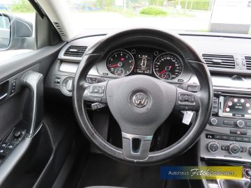Volkswagen Passat - 11