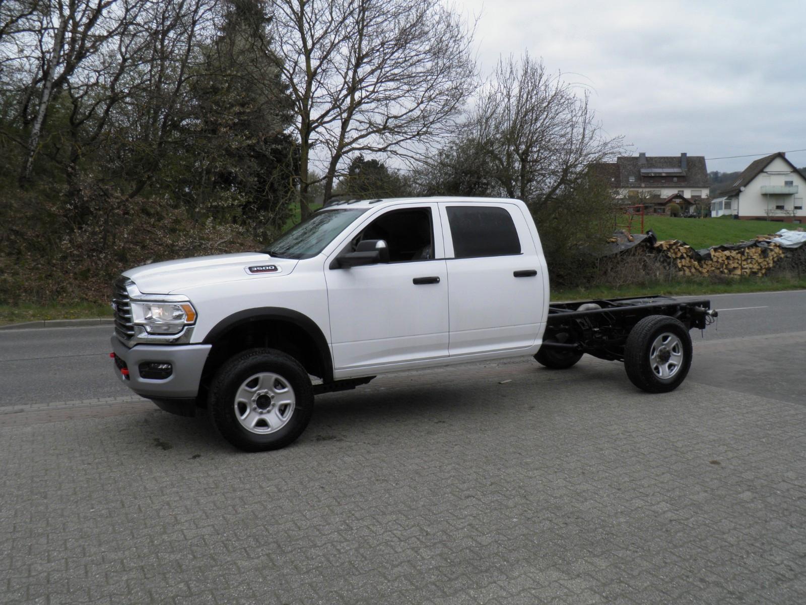 Dodge RAM 2500 3500 HD  CHASSIS 4X4 6,4 L  HEMI